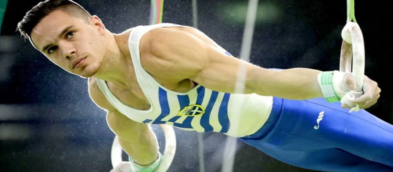 Λευτέρης Πετρούνιας: Τι και αν μένει σπίτι; Συνεχίζει να προπονείται στους «κρίκους» του σαλονιού του (βίντεο)